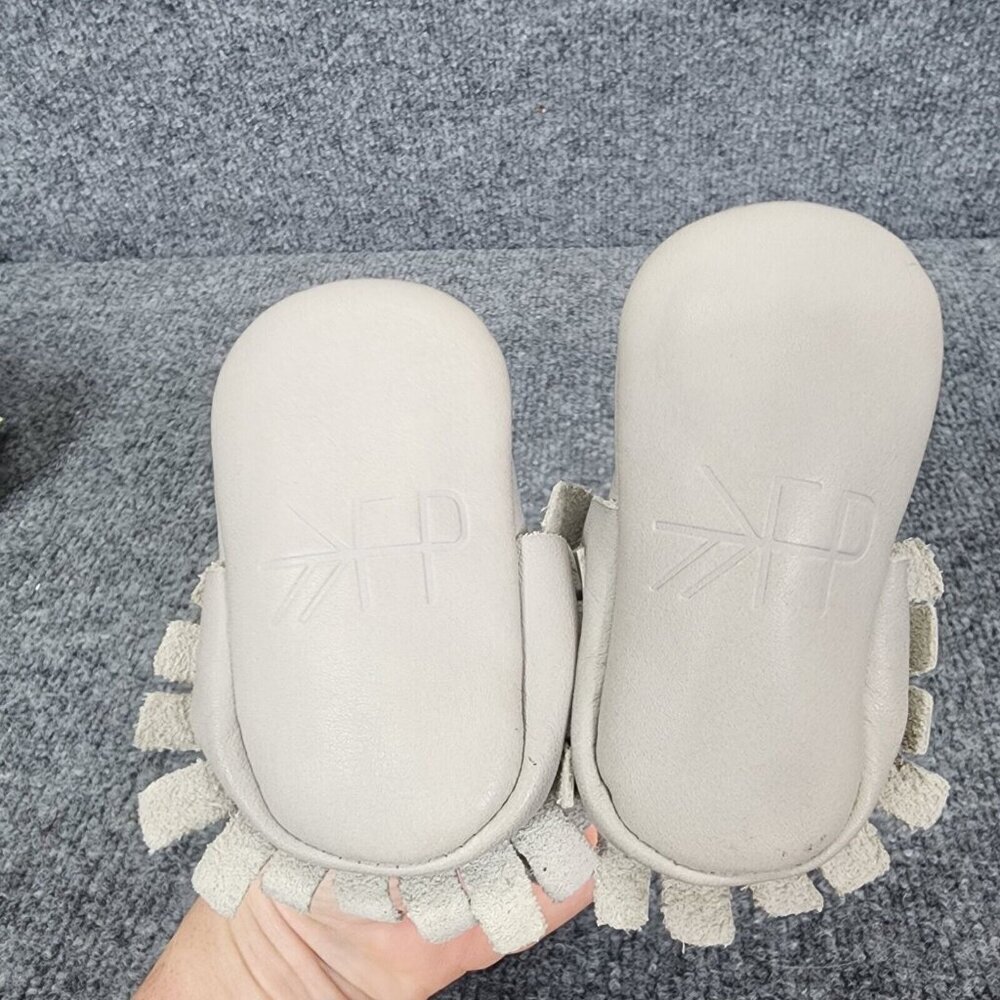 Freshly Picked Baby City Moccasins size 0 Boho Fringe 100% Leather Gray - Picture 8 of 8